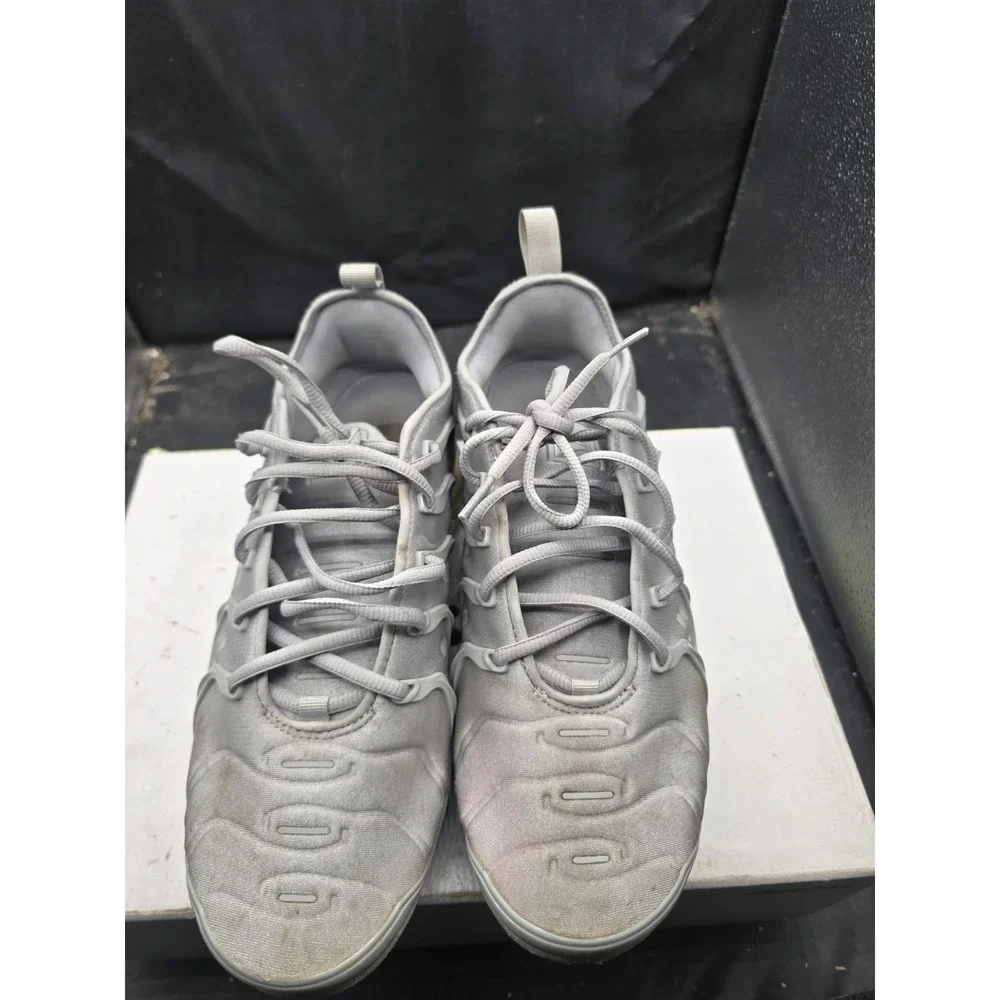 Nike Vapormax‎ Men Athletic Shoes Size 10 Gray Color